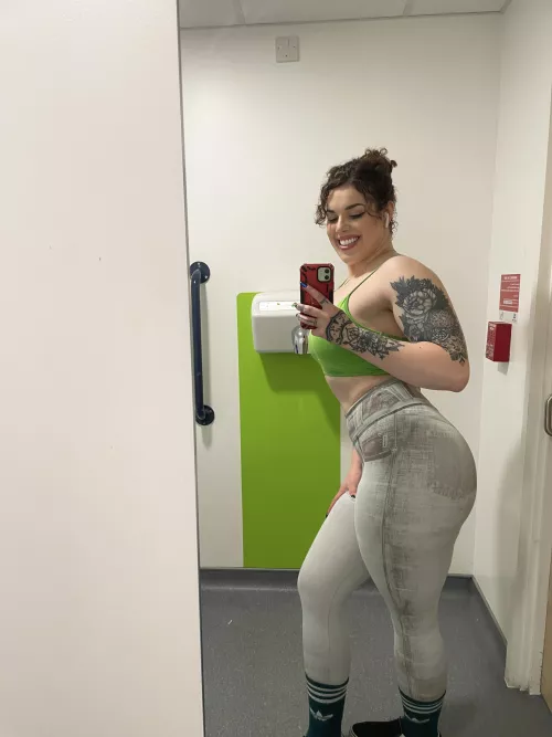 Hipthrustqueen by hiptqueen