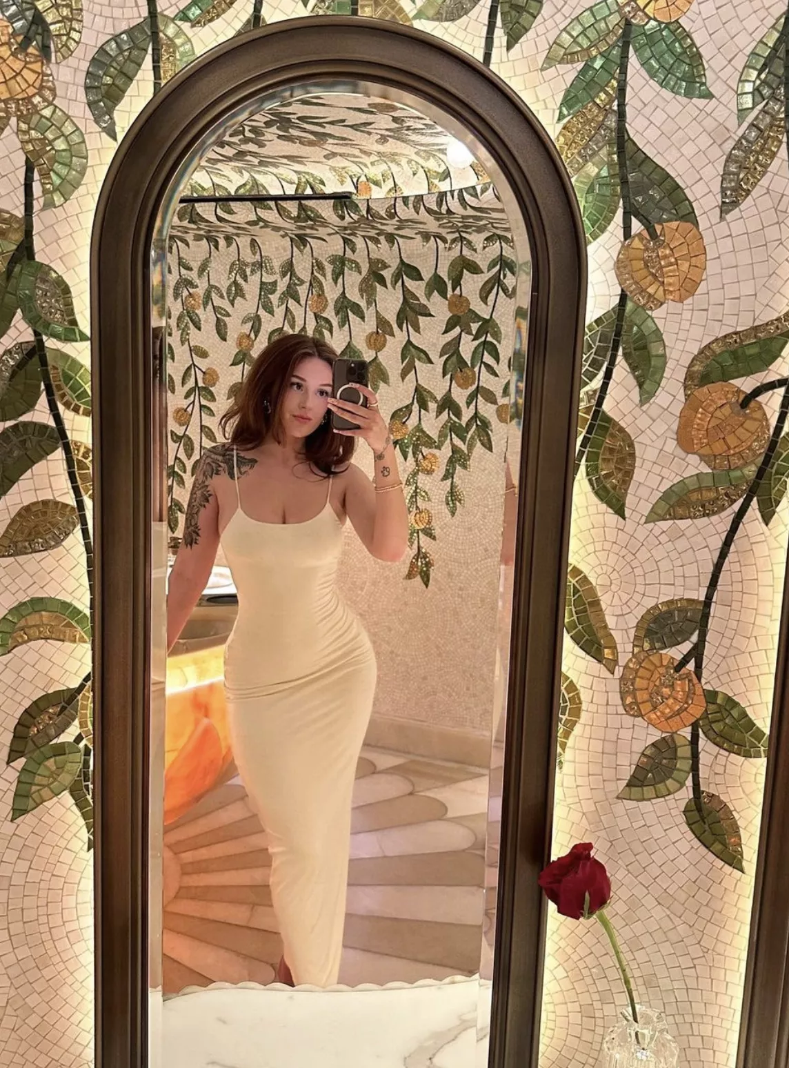 I think I look good in white 🤍 posted by raspberreblonde