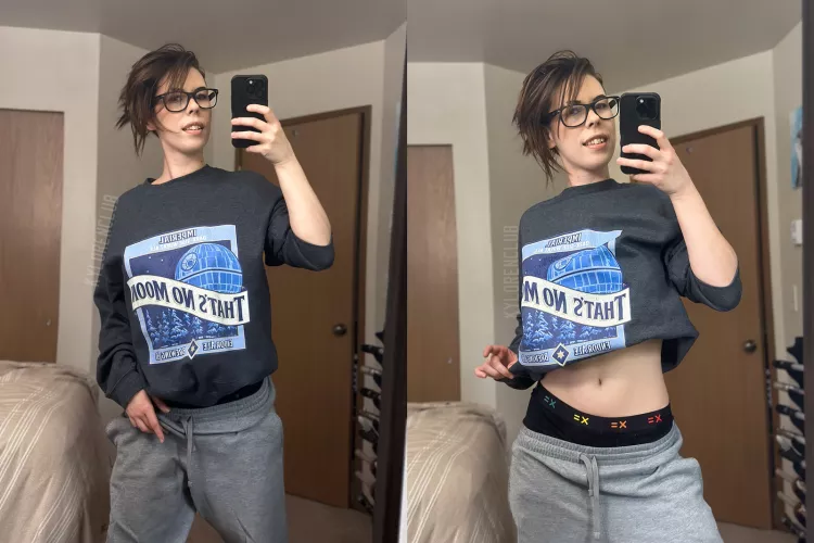 Like my Star Wars sweater? [F] by KyloRenClub