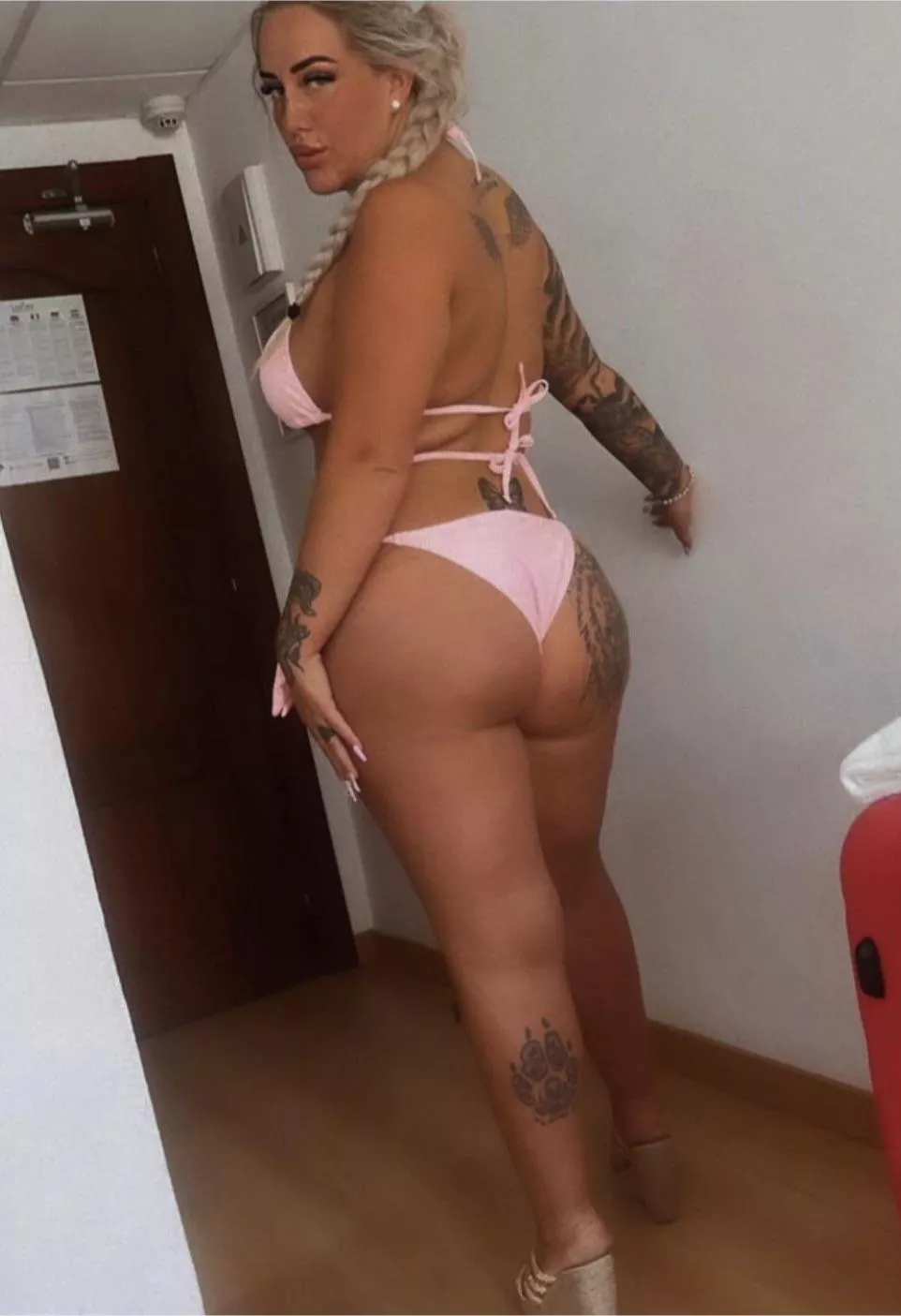 @lisamariedismore slutty Lisa posted by Trapped2Life