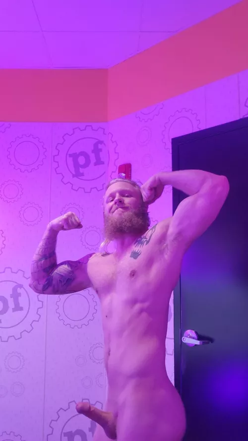 [M] Shitty lighting but oh well, anyone wanna help me wash up? by Mason_albino