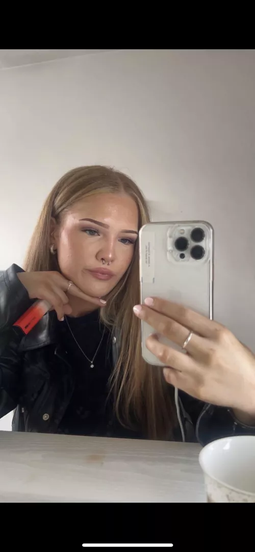 My 18f gf by charva222