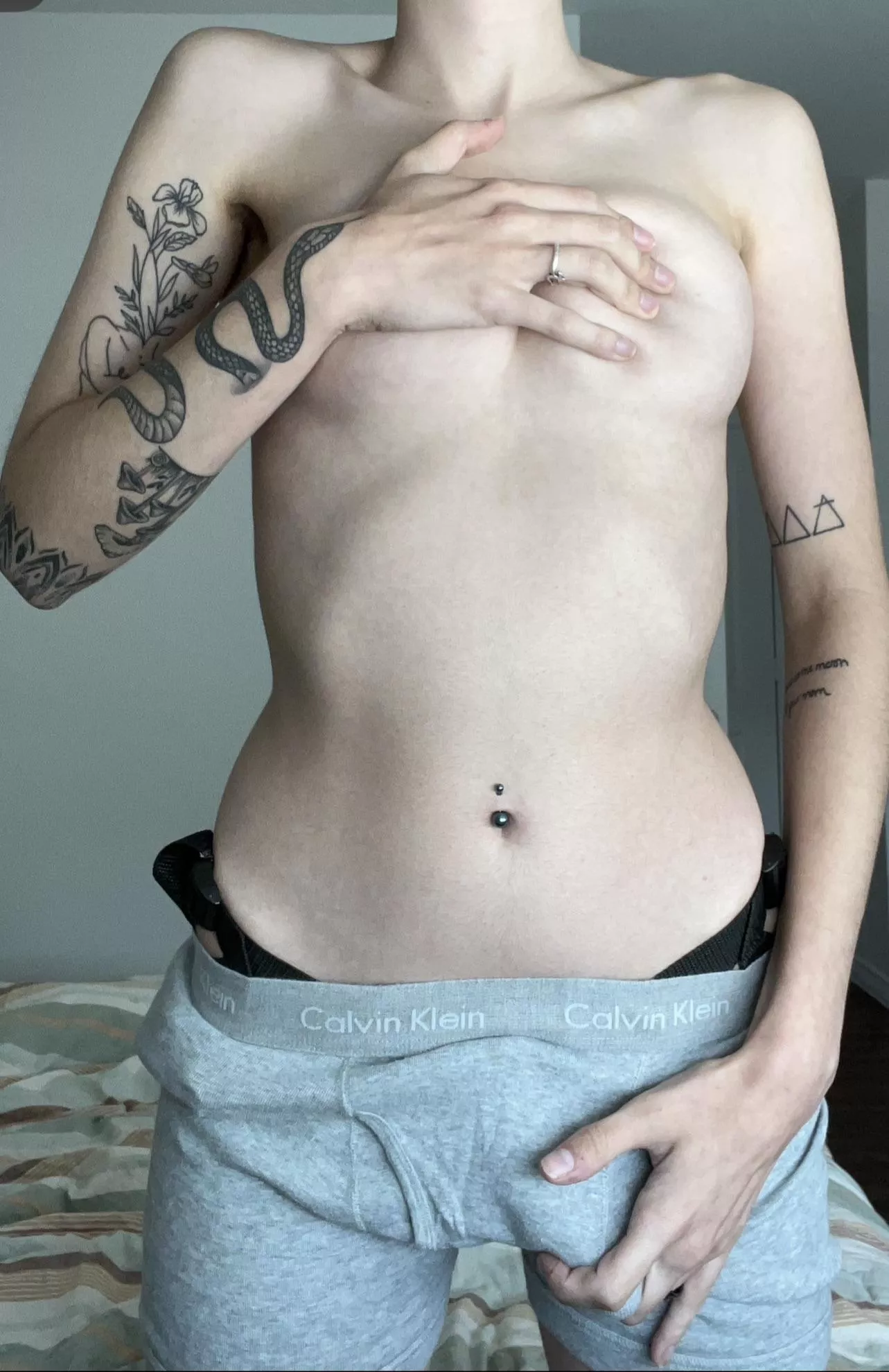 petite with a bulge posted by lysss4444