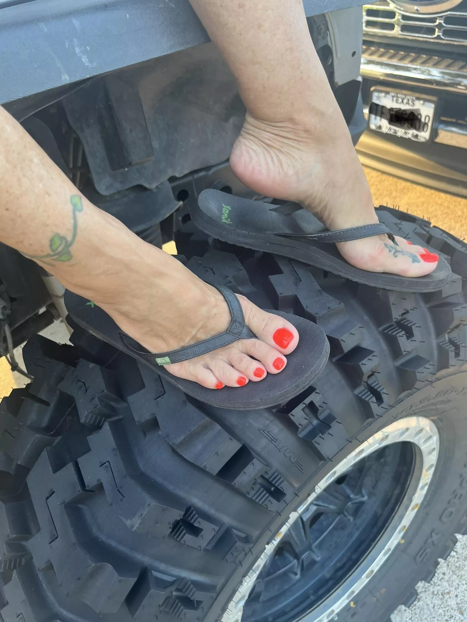 Sexy Arch!! posted by Flimsy-Exit-9326