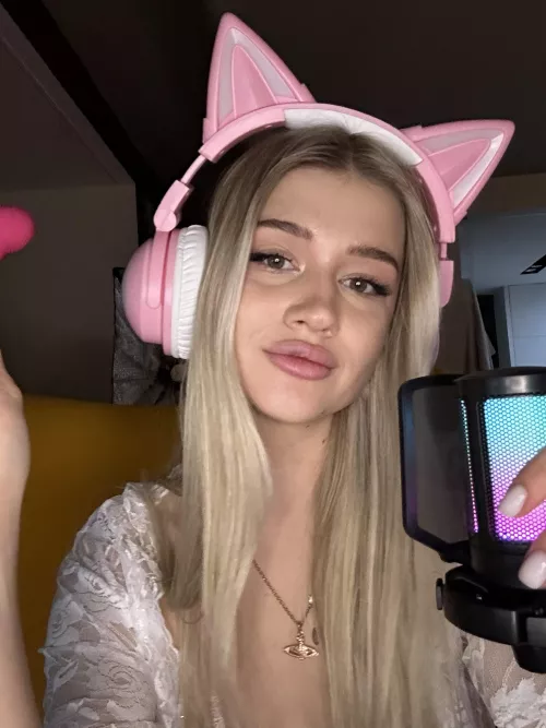 Who needs a pet when you have me? by FridaMatheson