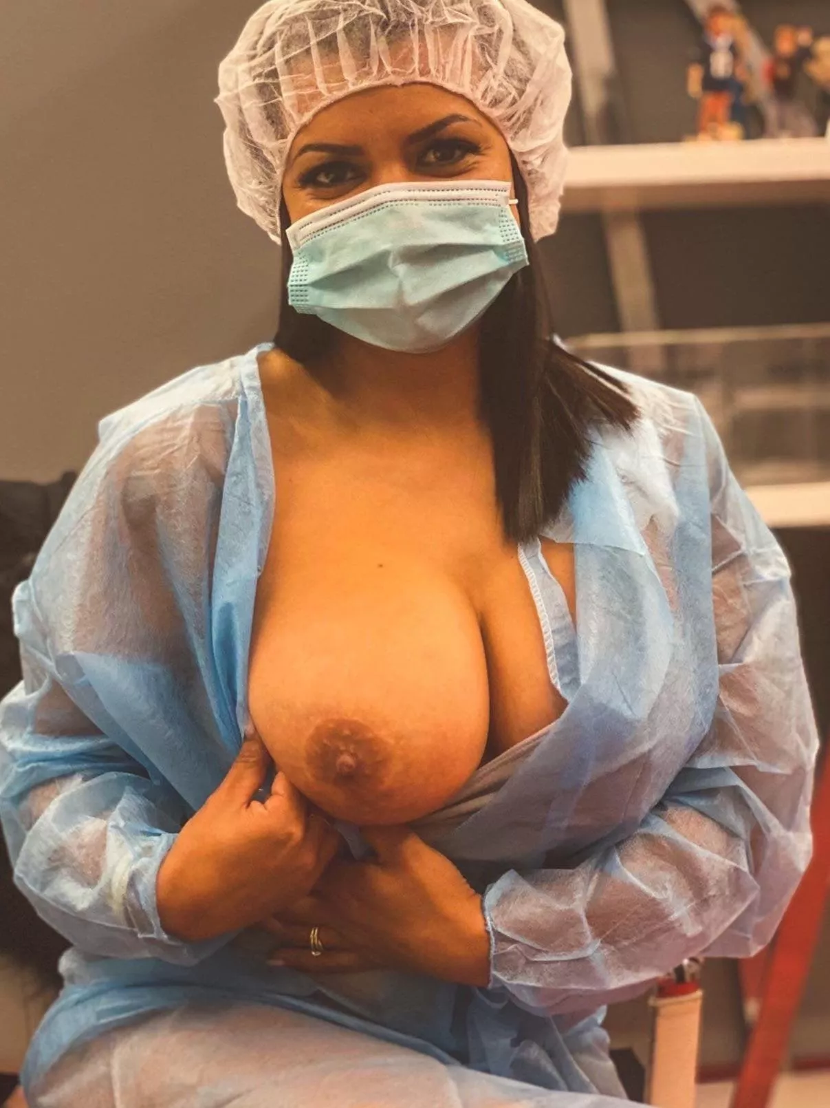 Would you fuck a nurse you met on Reddit ? posted by Kayssi23