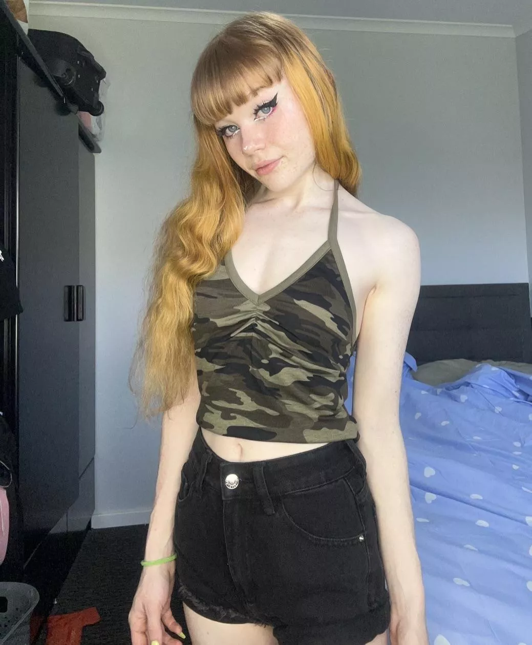 your daily dose of redhead posted by pocketpixxie