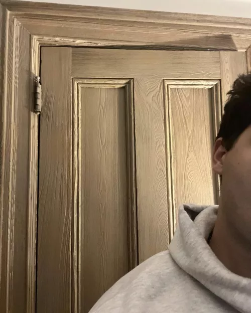 23 Canada DL top. Currently looking for bros to have fun with and get to know. Kinky too;) add snap and send face: j_grey1765 by Johngrey123145