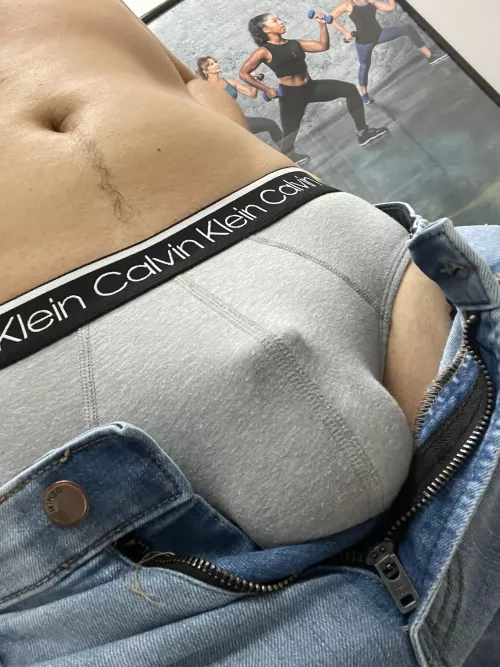 A little peek 🫣 by lockedboi23