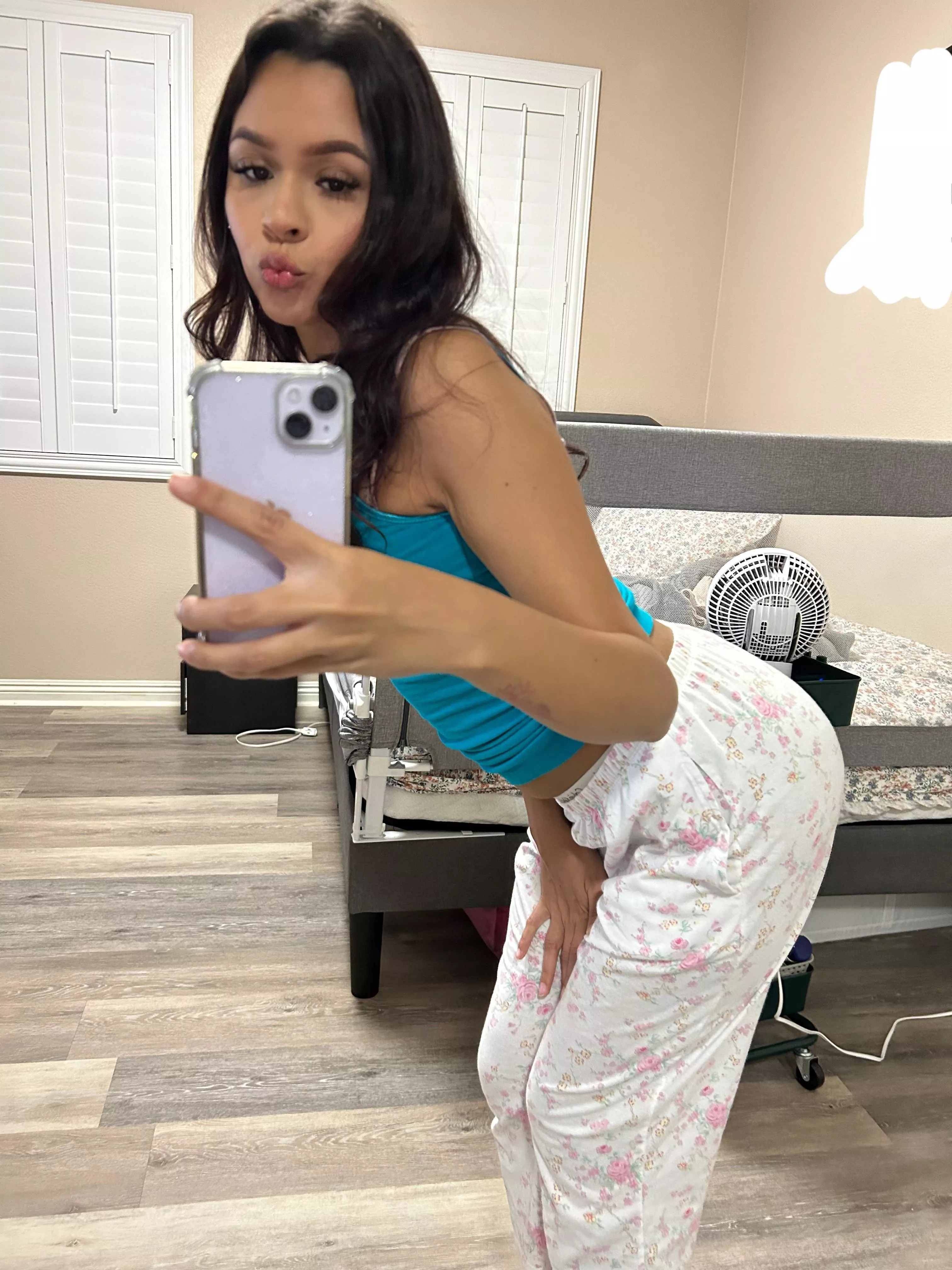 Am i pretty? yes or no👉👈 posted by it7u