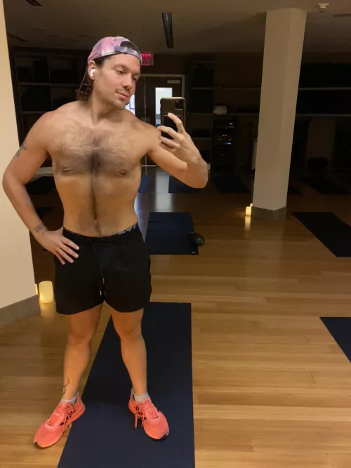 Another day doing yoga! 🧘🏻 by kingrubi22