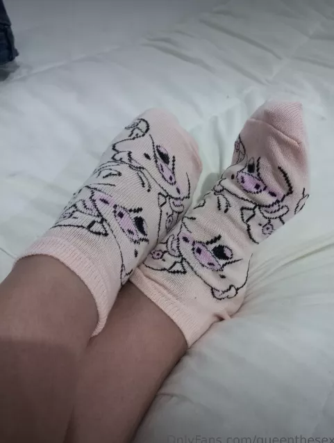 Do you think my animated socks look kind of sexy?😋 posted by funnygirlok