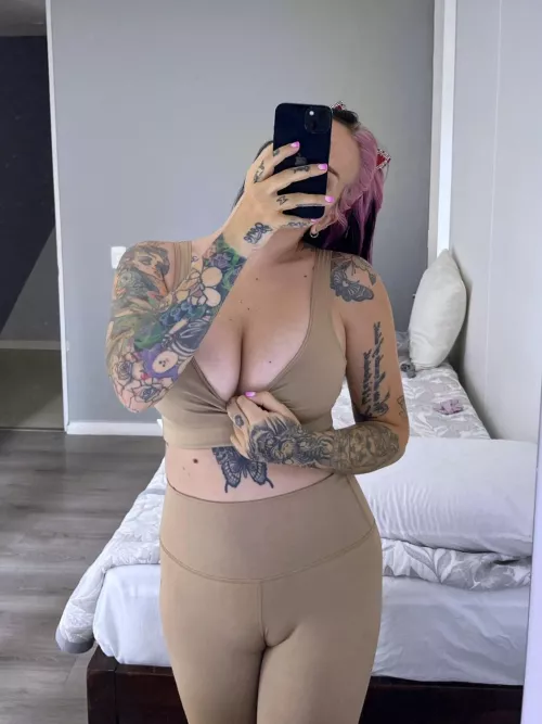 Having a cameltoe just helps me feel good through the day by ottaviia