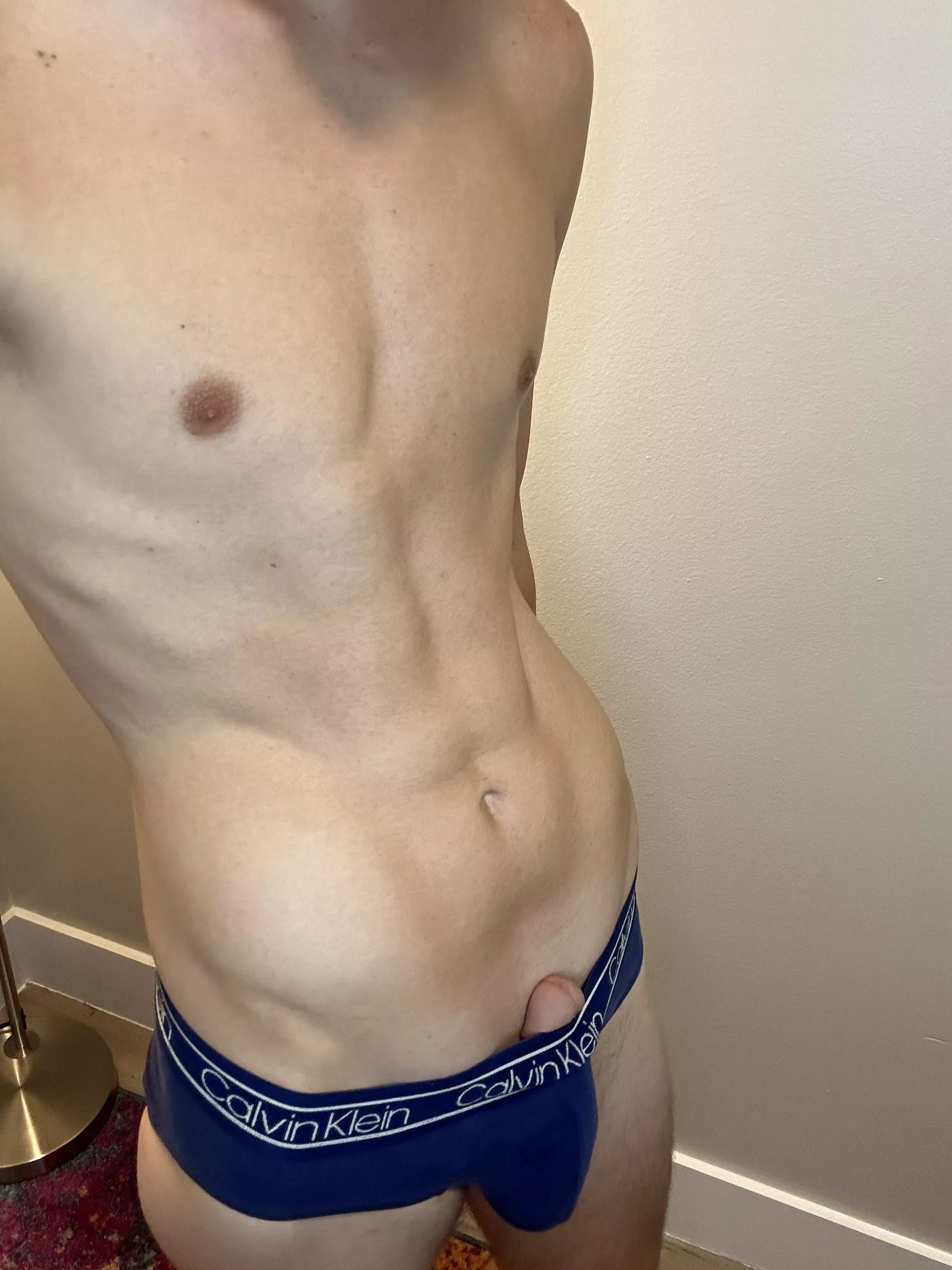 He’s saying hi 🥺 [24] posted by casparlee1963