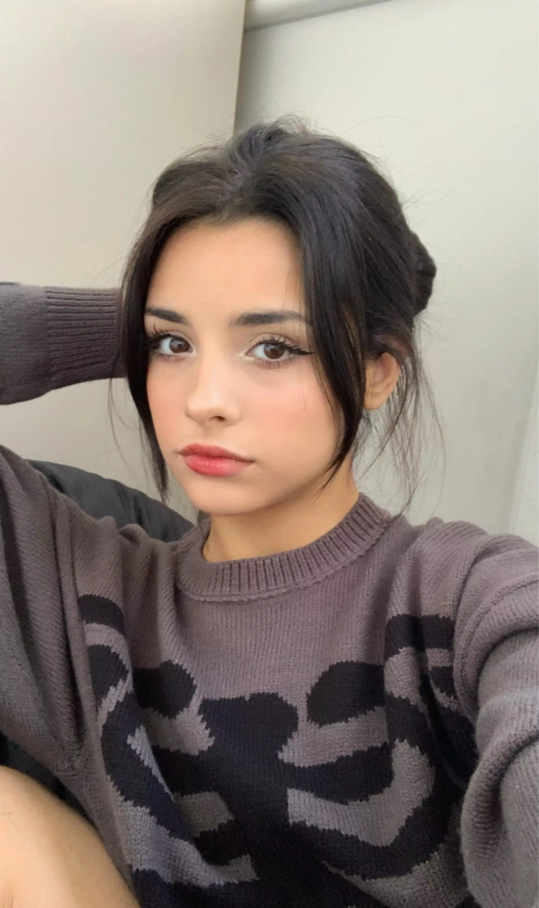 I heard that you love brunette models with cute face posted by Comfortablge