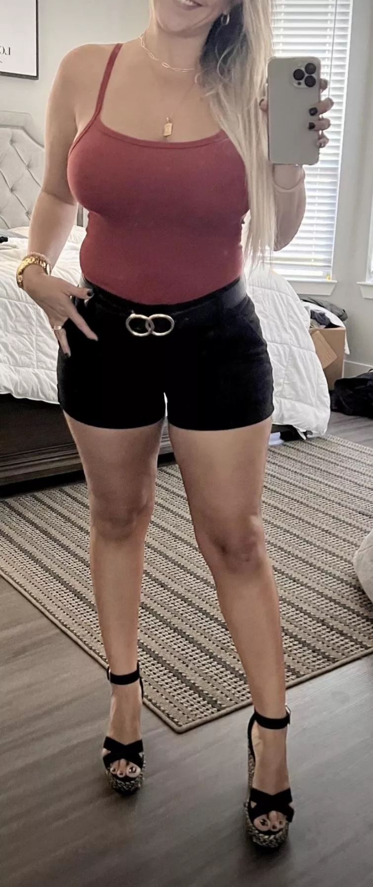 I just wanna watch her get taken care of…I will stay in the corner and let whoever own her. posted by wolverines8686