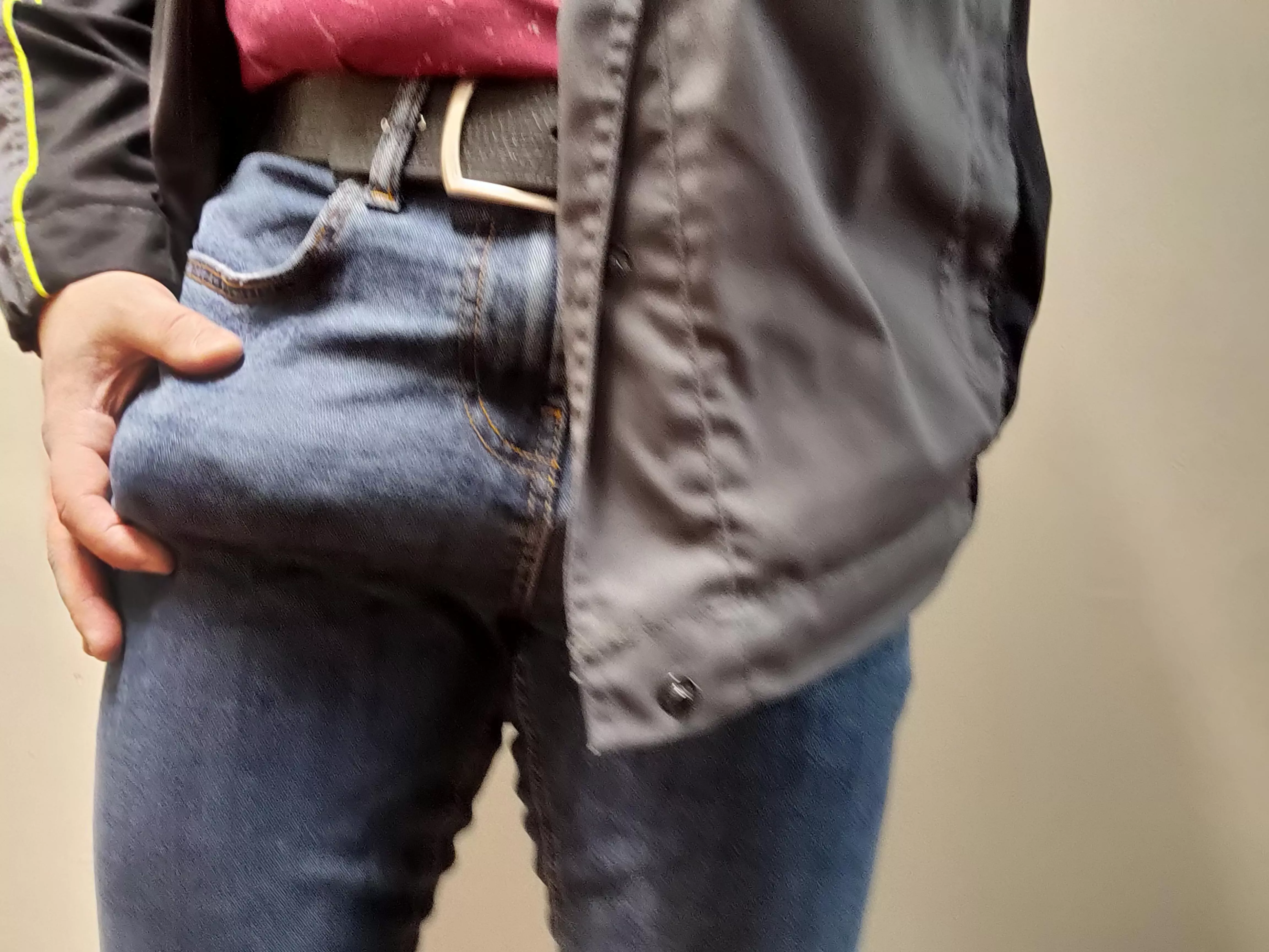 I think the new jeans I bought are too tight 😱😅 posted by DeadMorose111