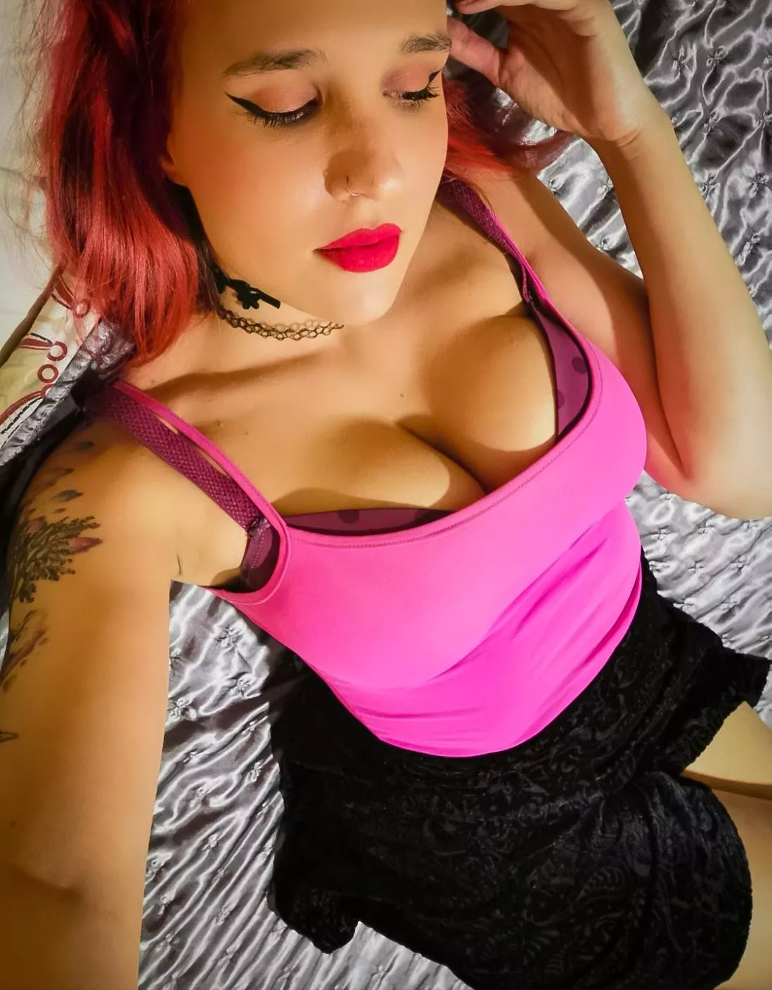 I'll make you love the color pink posted by Sarothica69