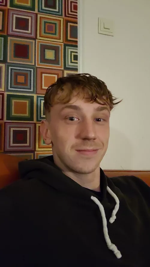 I'm bad a posing for pics, any tips? by Round-Song-4996