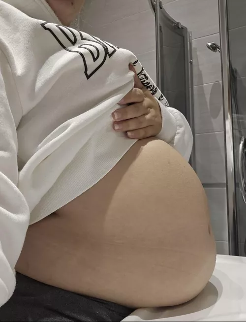 I’m so stuffed🤤🍕 by Creepy_Cat4350