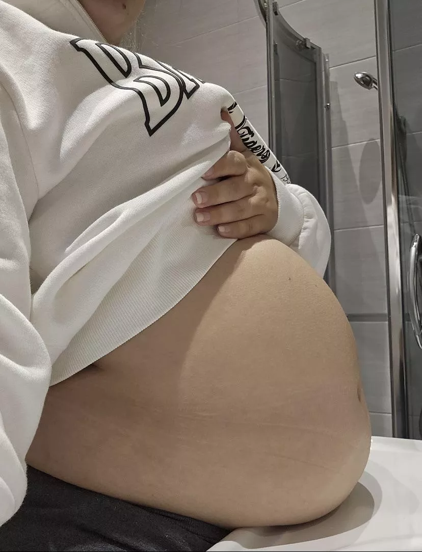 I’m so stuffed🤤🍕 posted by Creepy_Cat4350