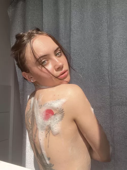 Just 2005 girl who looking for some fun tonight, who's up ? by Raven_Rev_