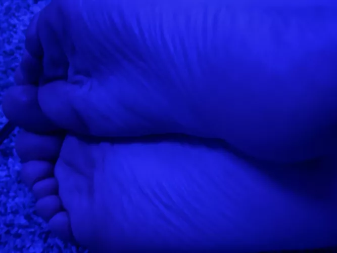 Nighttime feets ~w~ by SilyGirlAlt