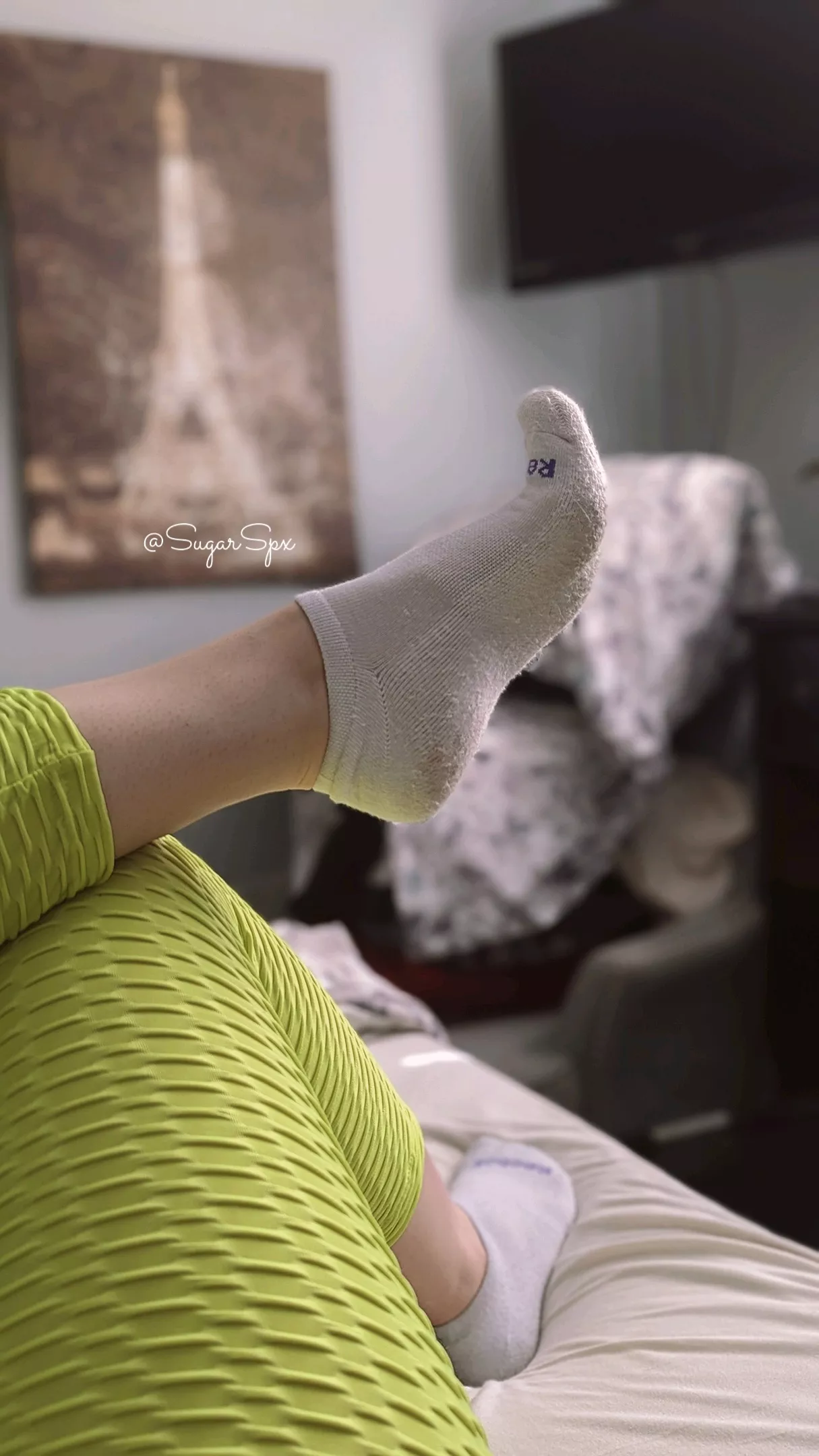 Peel my socks off with your teeth (OC) posted by SugarSpx