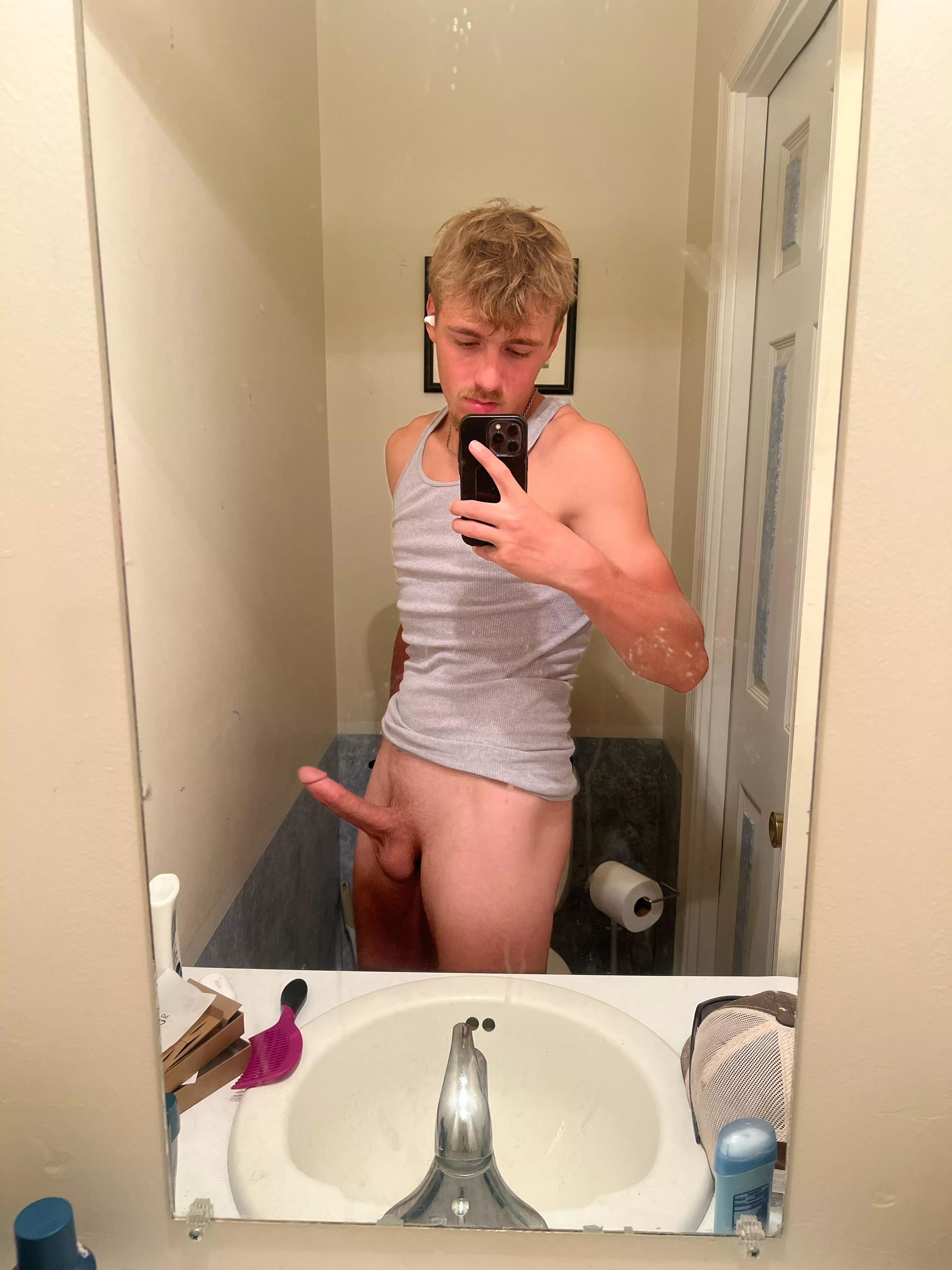 Upright posted by NoFile3881