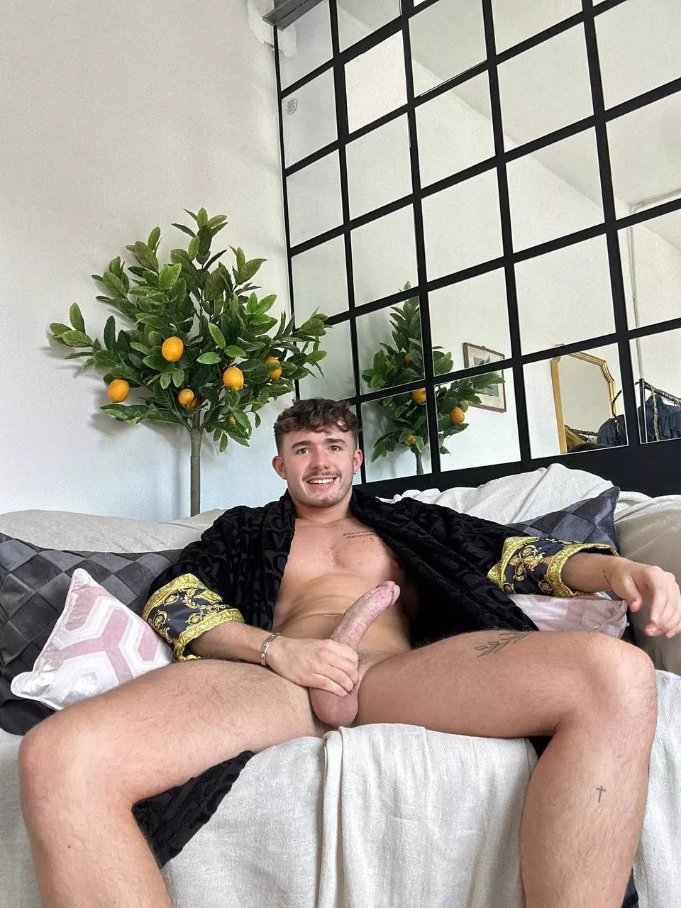 you think this is a fat cock? posted by miserablythirstyst