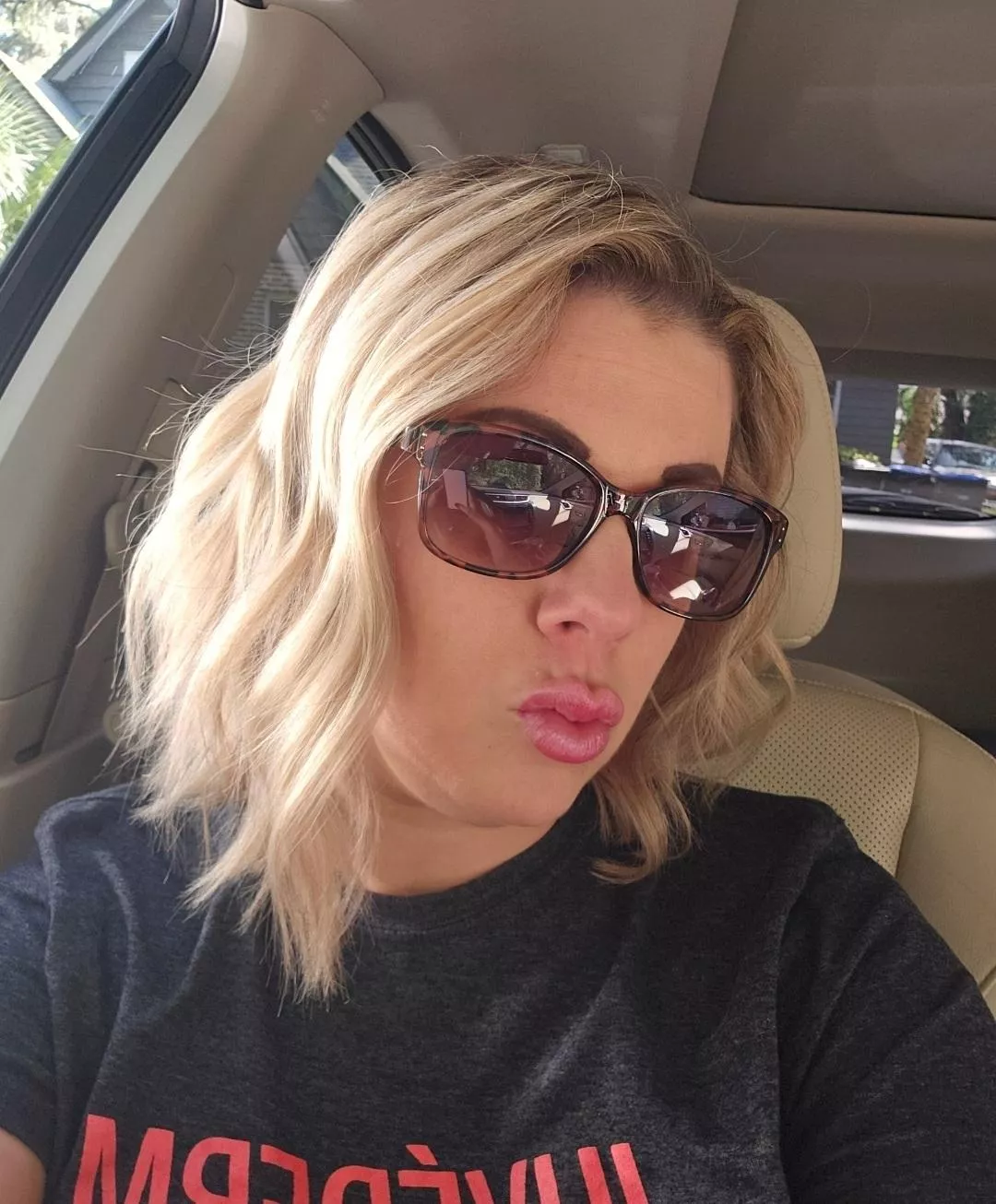 Face pic posted by Hotnursefla