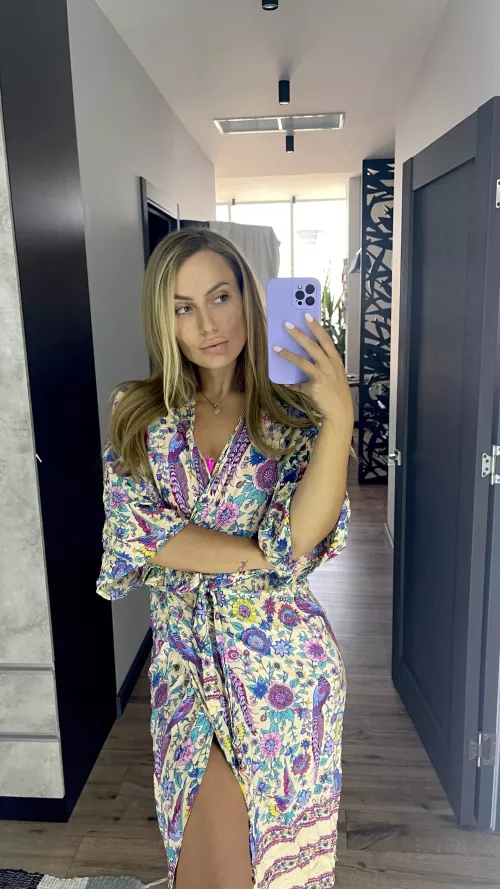 Feeling confident and loving every bit of it by shortattach