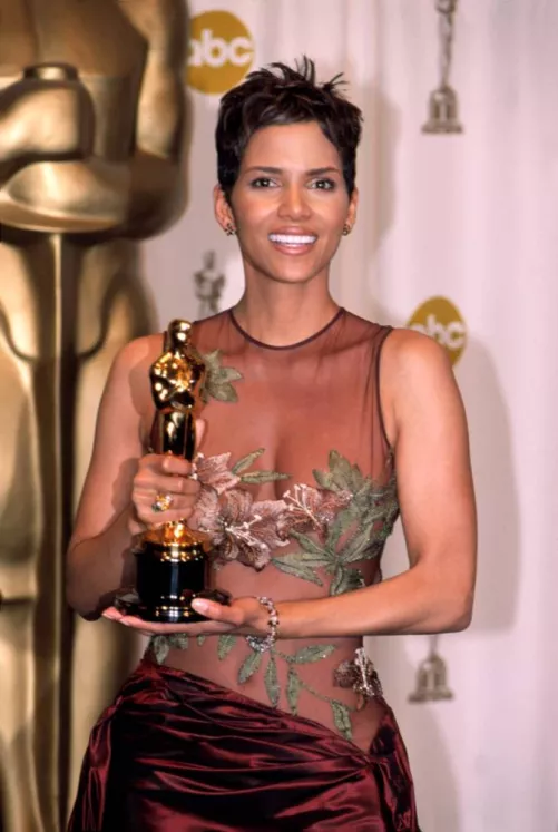 Halle Berry winning her Oscar (2002) by PeepingLoony