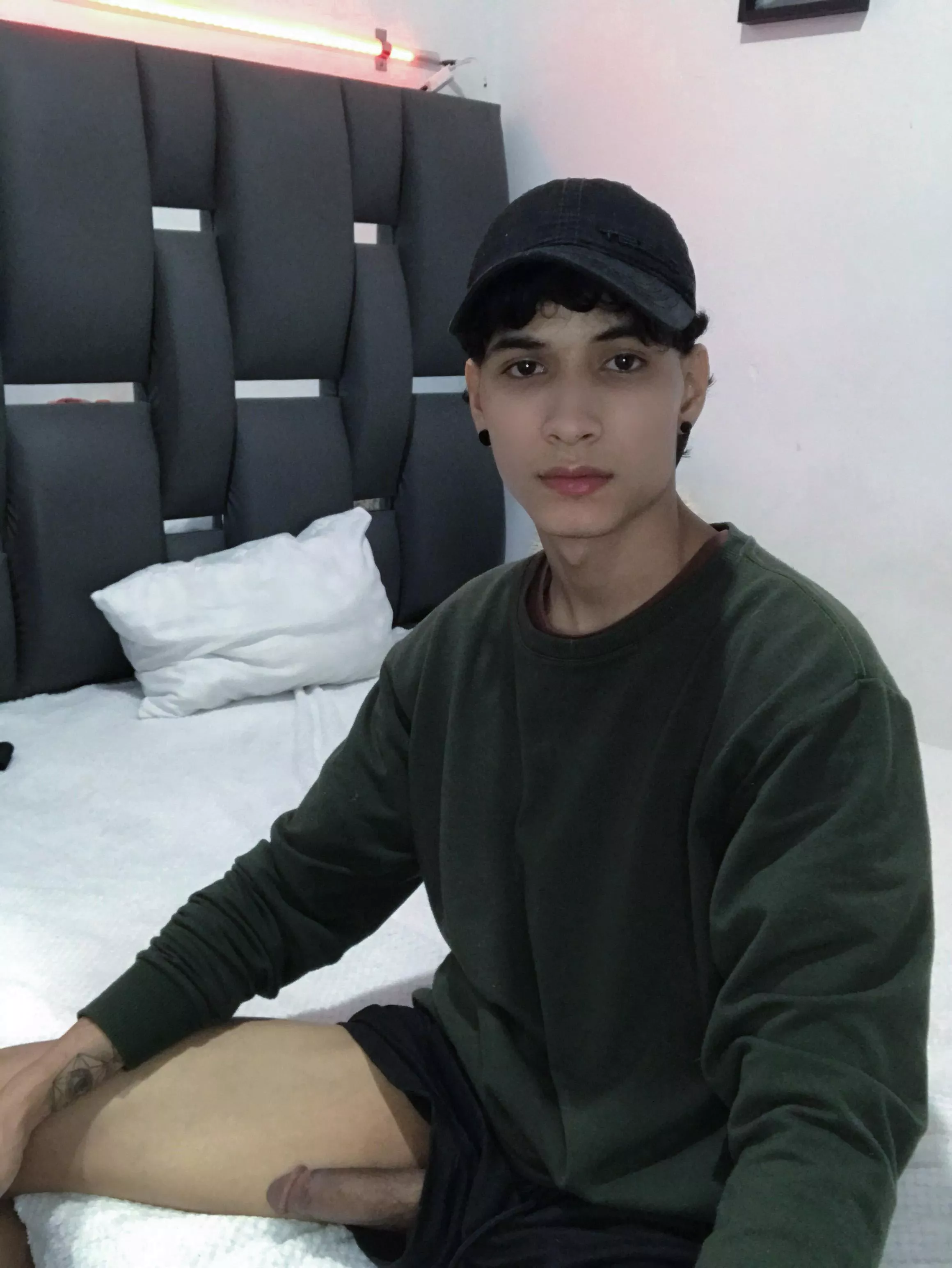 I bet you've never seen such a big teen cock before posted by UniversityMore8201