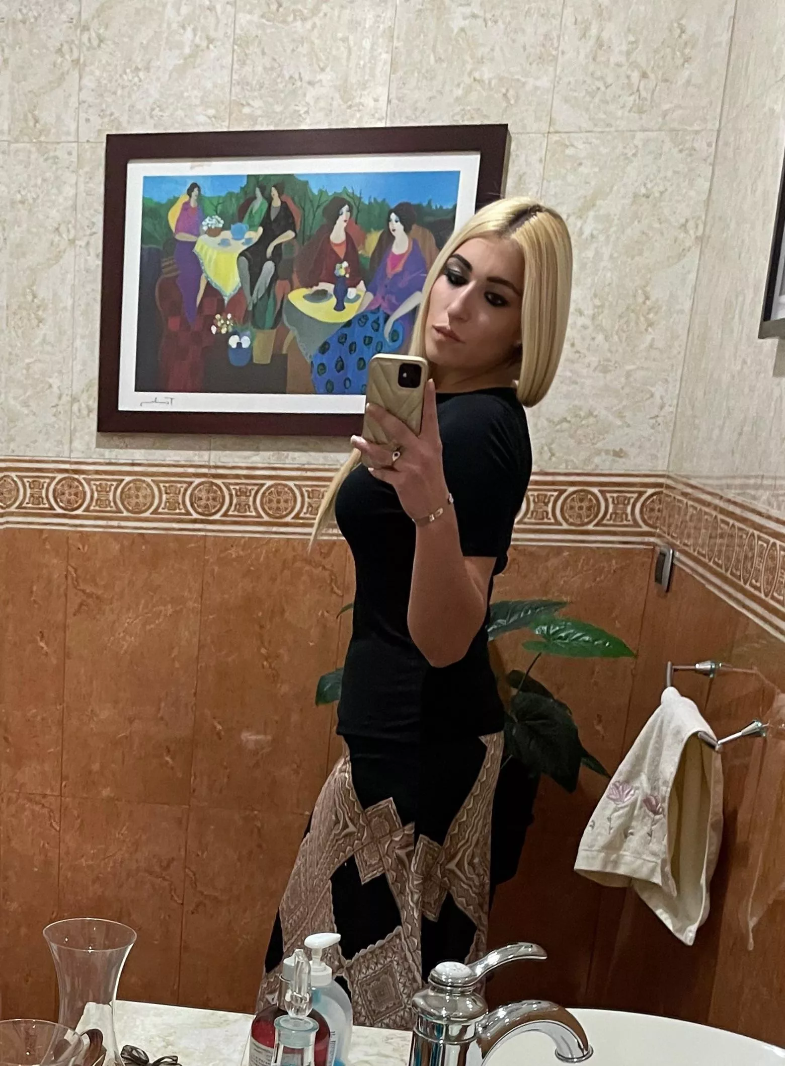 I’m your girl next door @naughty_francesca4u posted by FrancescaPolentaxx