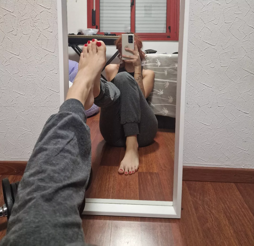 One foot in your face and the other one in mine 🤤 posted by Suspicious_nirv