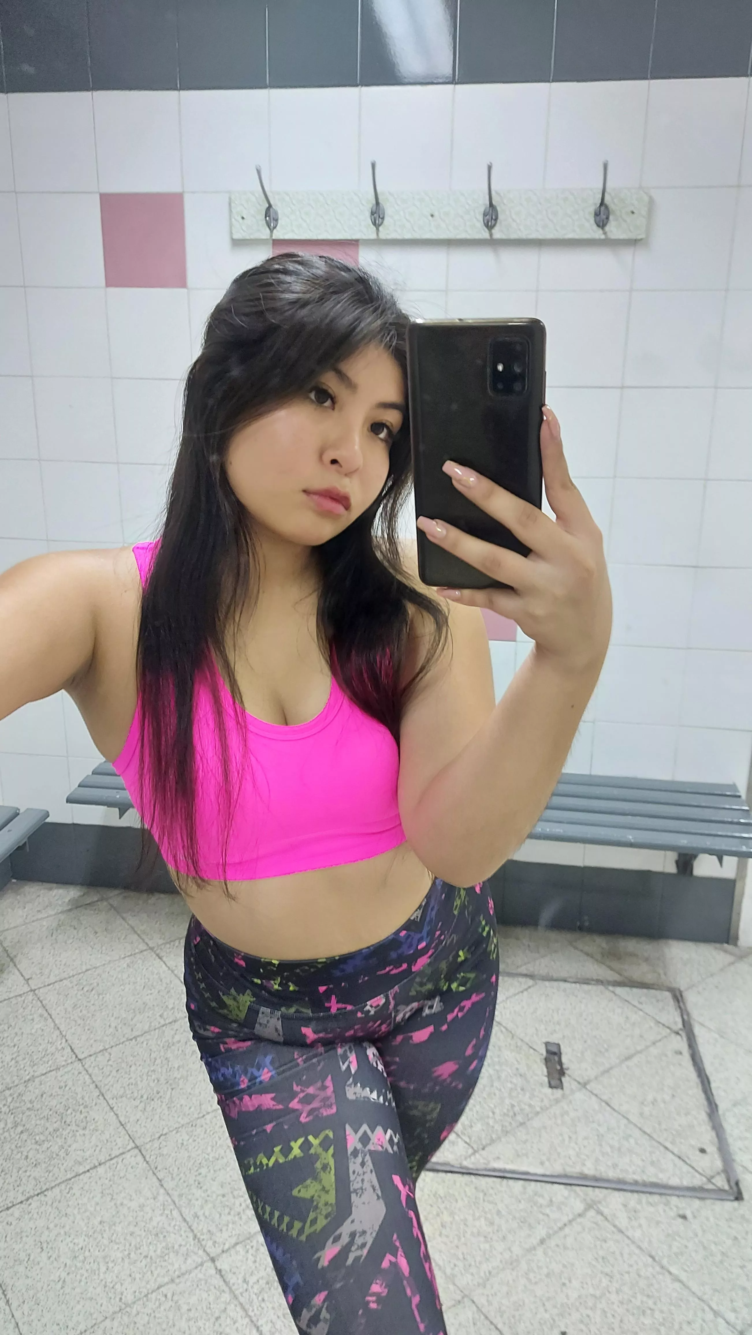 Pink gym crop top posted by Chiniisex