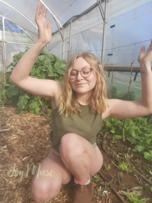 Spring time makes my heart sing and my pants come off by Ivy_Muse