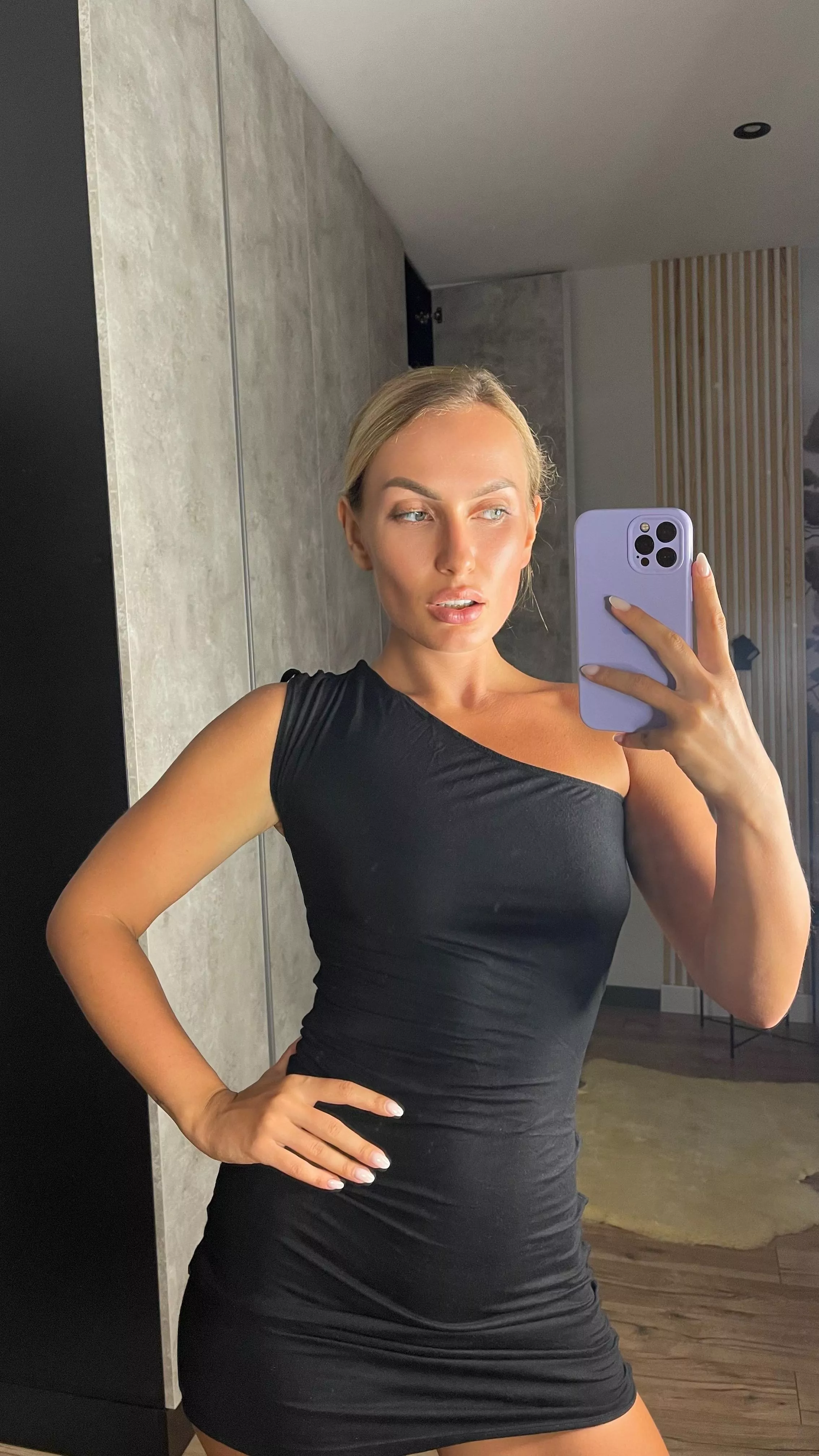 This is my girlfriend application posted by shortattach