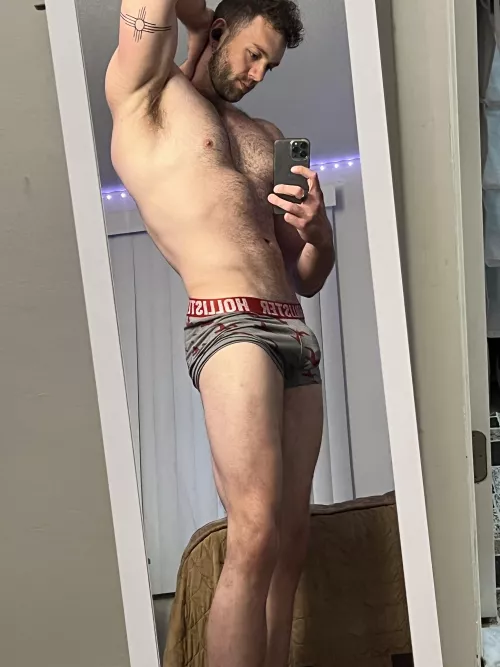 6’8 so I barely fit in the mirror 😞 (but I can fit in you) by Sigmalaid