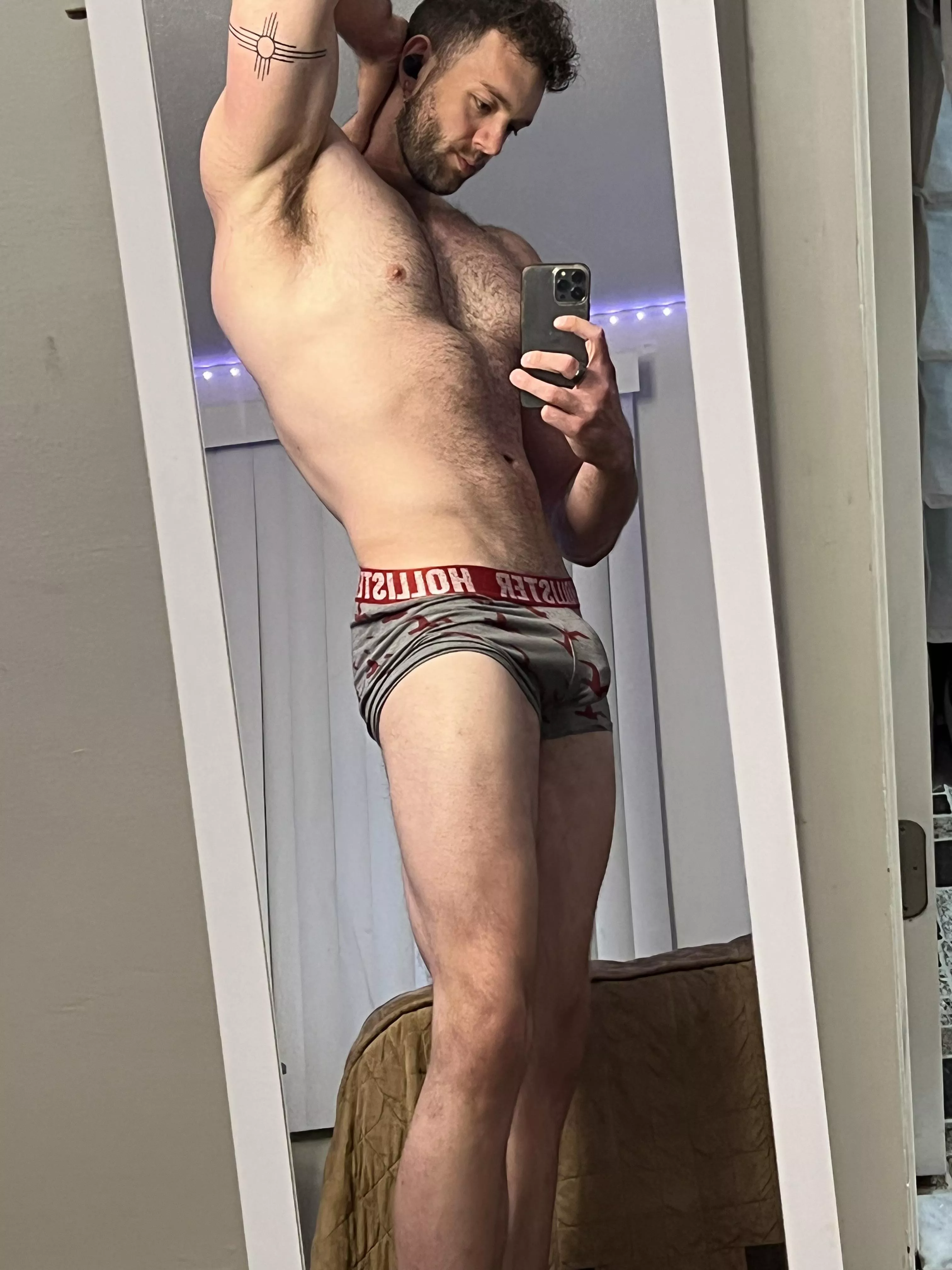 6’8 so I barely fit in the mirror 😞 (but I can fit in you) posted by Sigmalaid