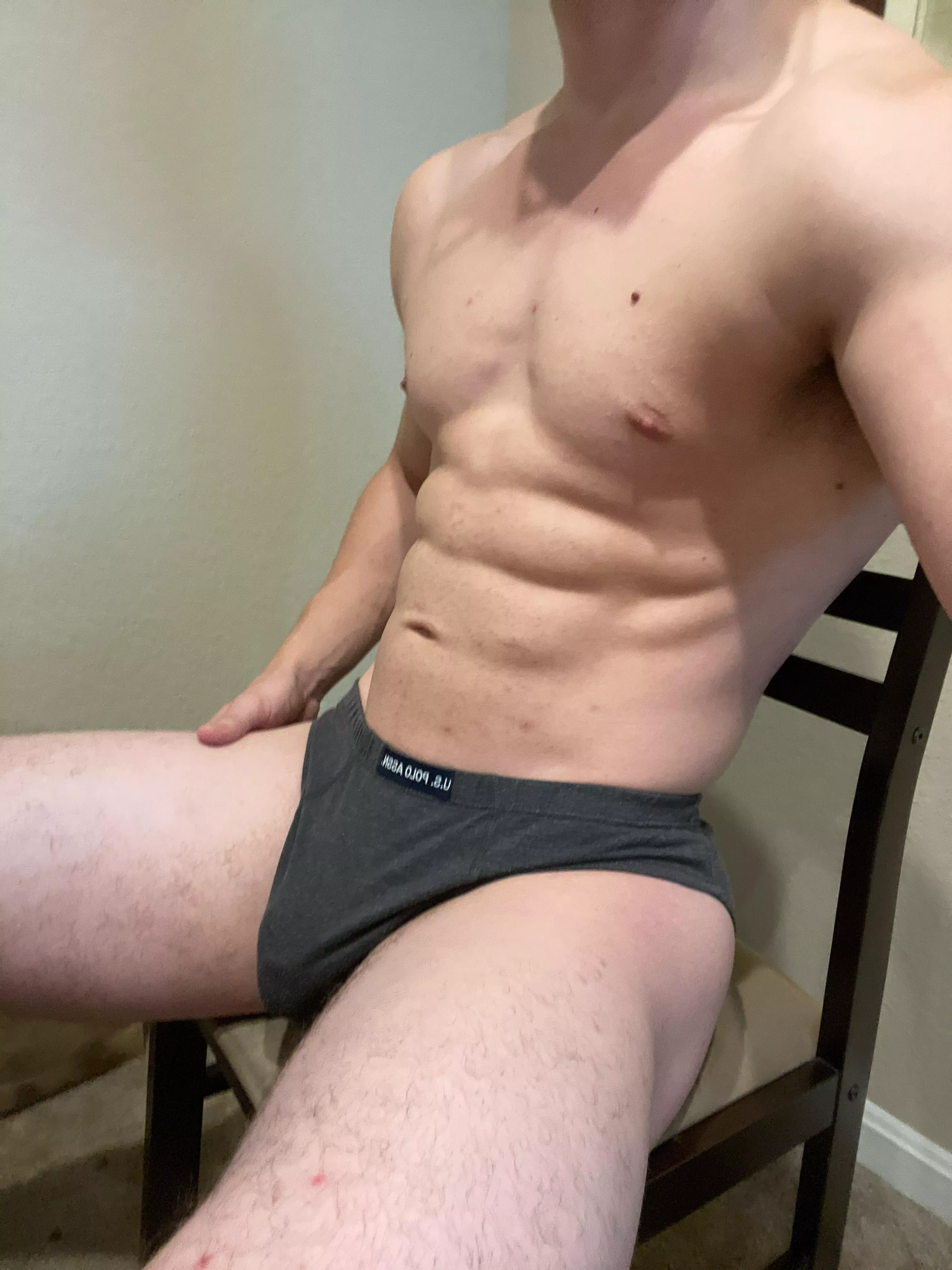 Abs and bulge posted by StrippingViolinist