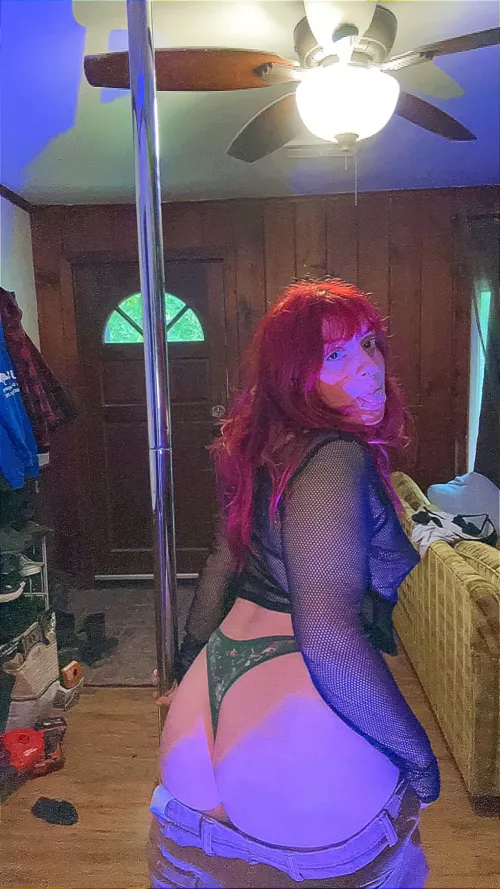 Do you like what you see🥵 by redxhead-anon