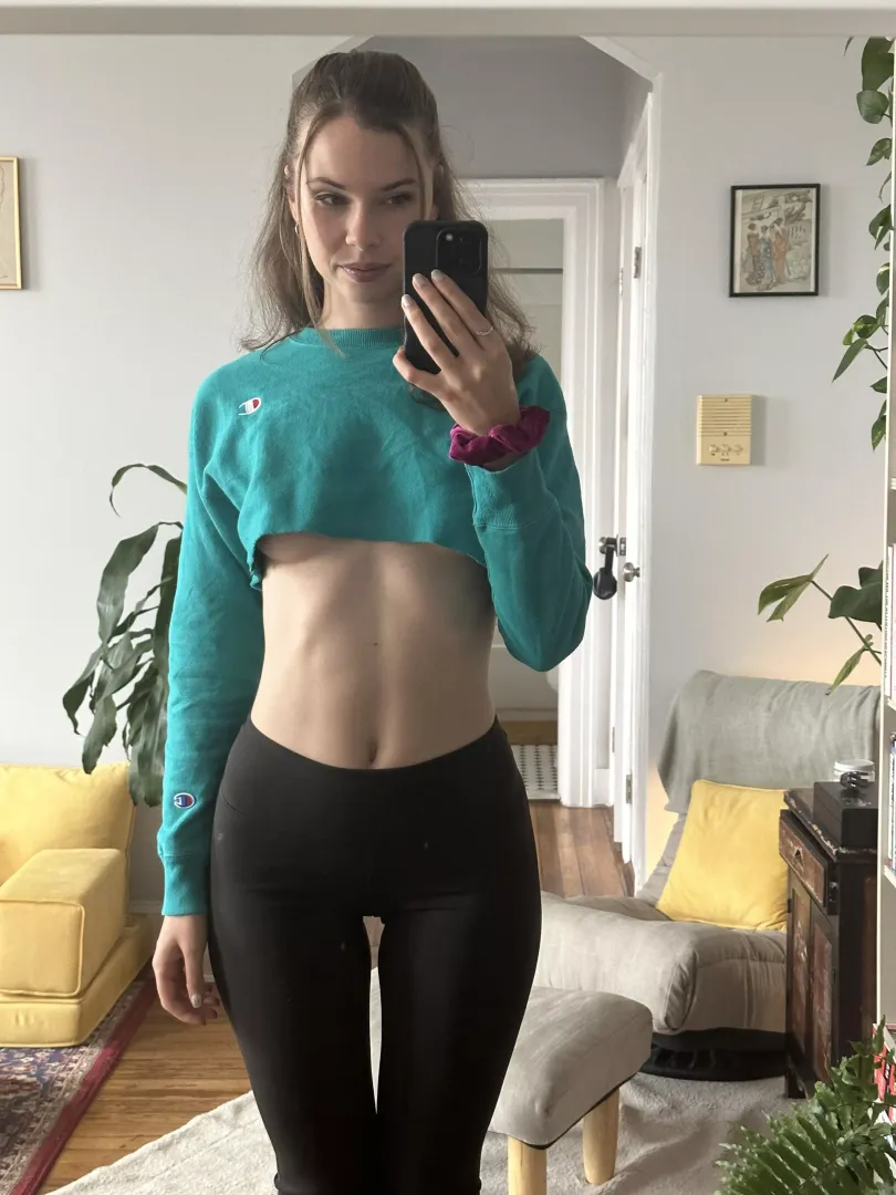 Flexing my gap through my new leggings by RealAliaBlack