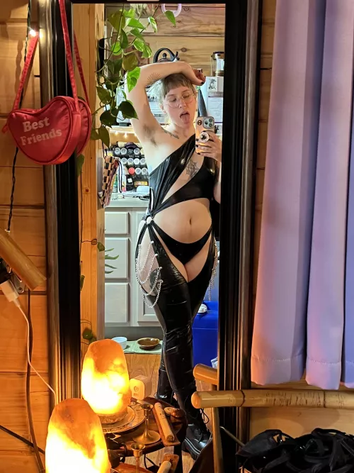 I need a dom who will use my body however they want at kink night… any takers? by morticia-arquette