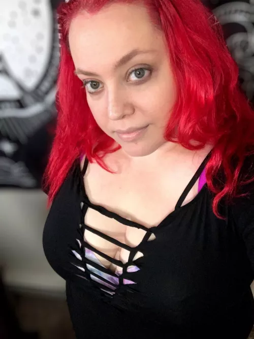 Is red my color? by thatbratakara