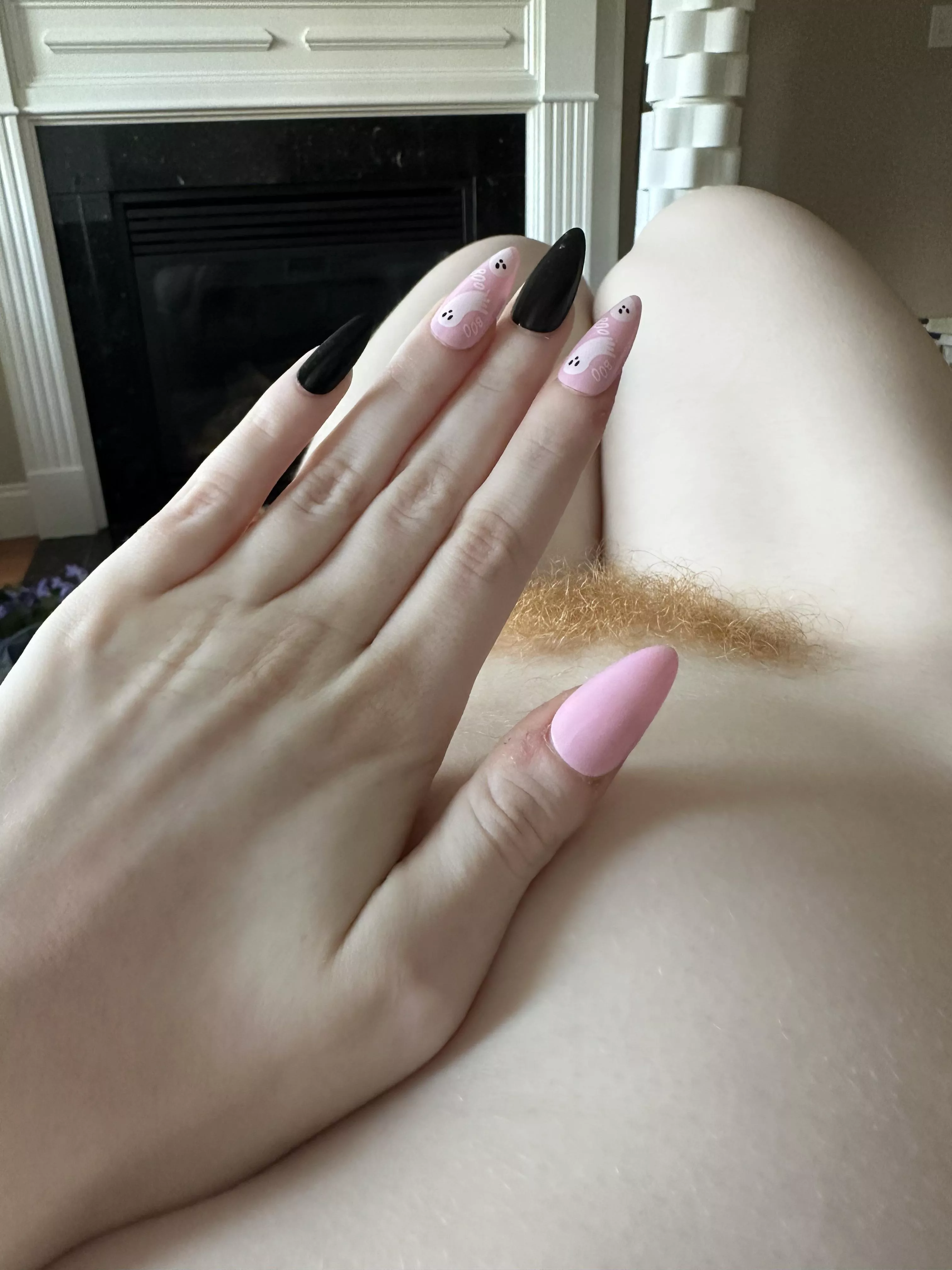 new nails 🤭 posted by cherrylovebombb