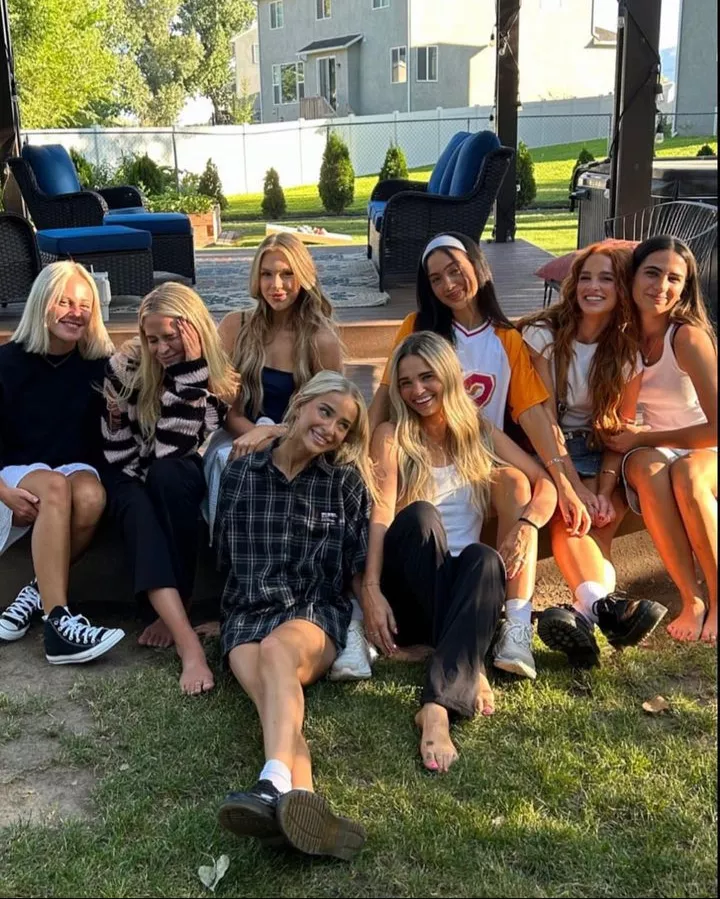 Tons of girls to choose from. Who's your favourite? posted by BubblyManner9658