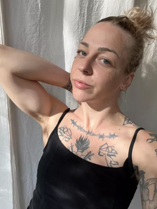 when the light hits the hair just right 😏 by vesper_rain