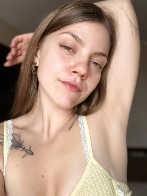 Where would u kiss first? Lips or armpit? by moon_imbrication